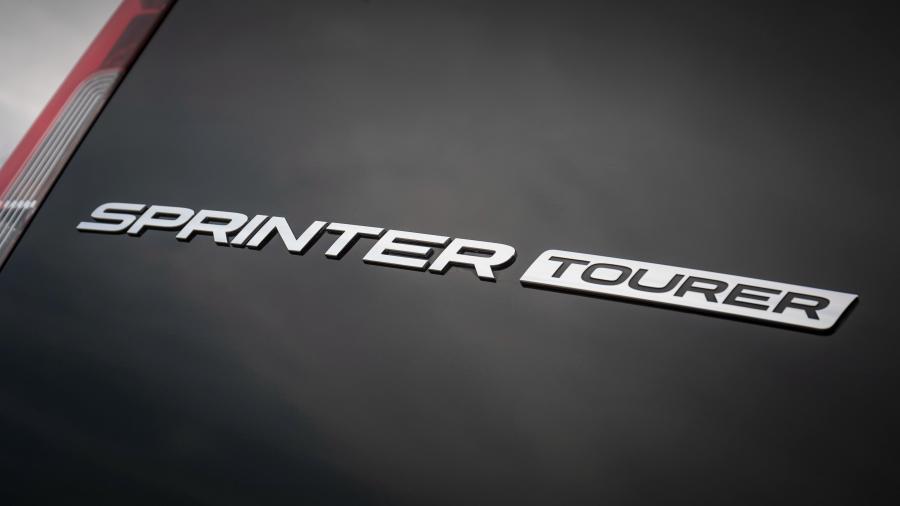 Логотип Mercedes-Benz Sprinter 319 CDI Tourer 2018 года  (WW) (фото 30 из 35)